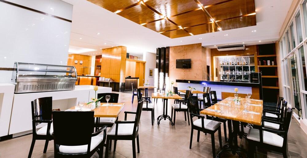 Sotogrande Hotel And Resort Lapu-Lapu City Buitenkant foto