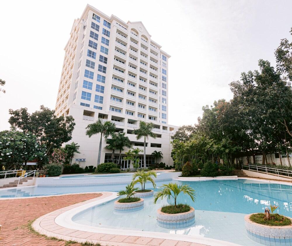 Sotogrande Hotel And Resort Lapu-Lapu City Buitenkant foto