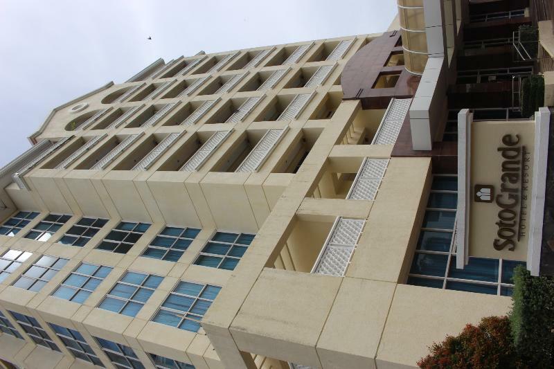 Sotogrande Hotel And Resort Lapu-Lapu City Buitenkant foto
